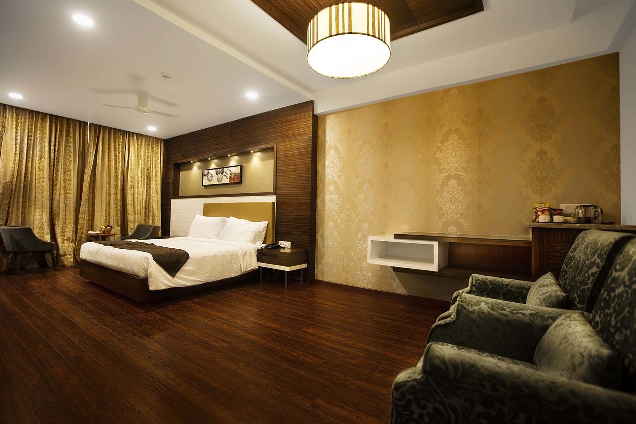 Hotel Aadrika 3*