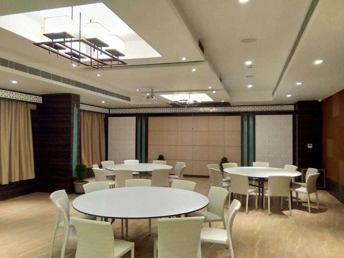 Hotel Aadrika 3*