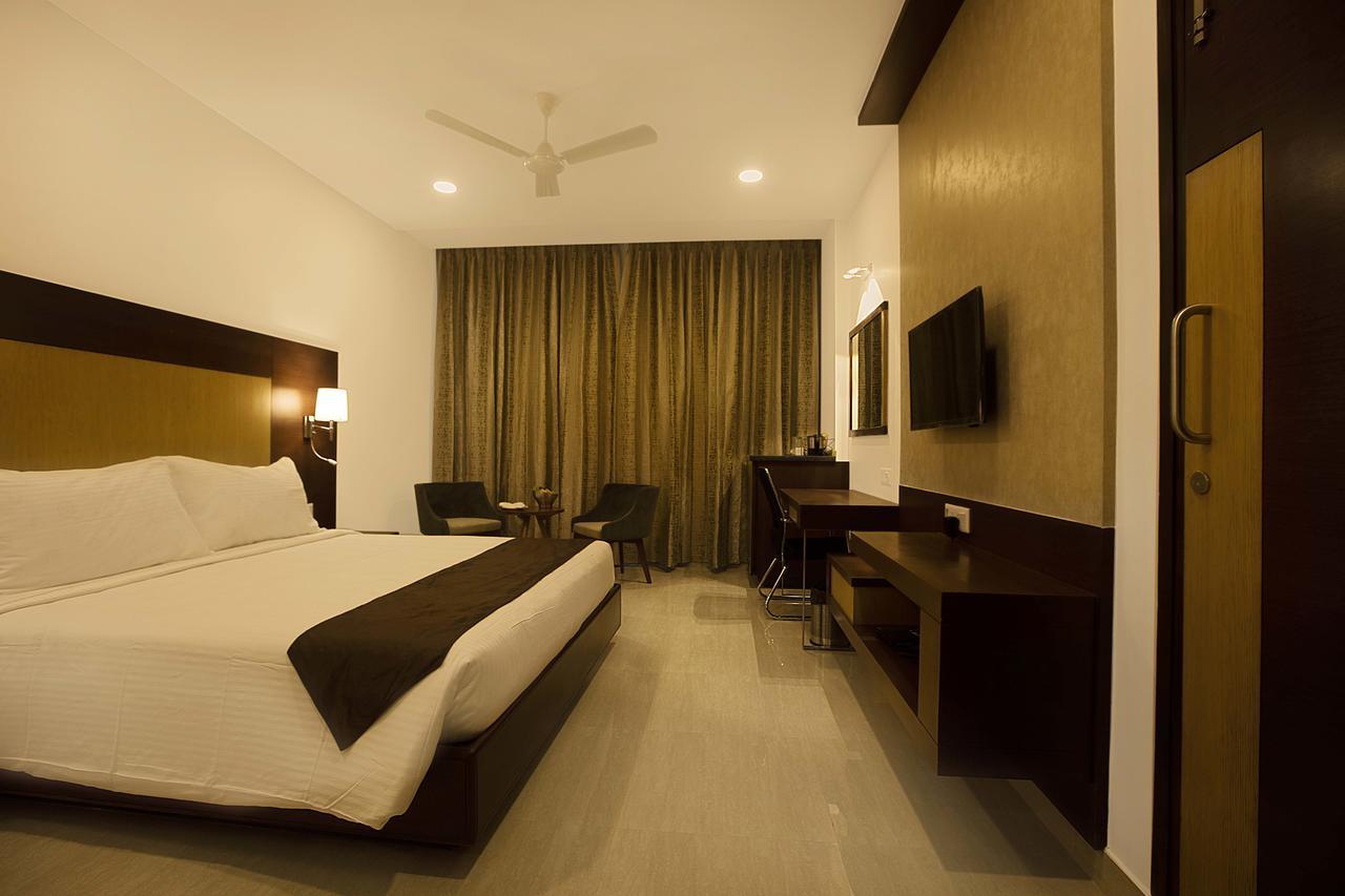 Hotel Aadrika 3*
